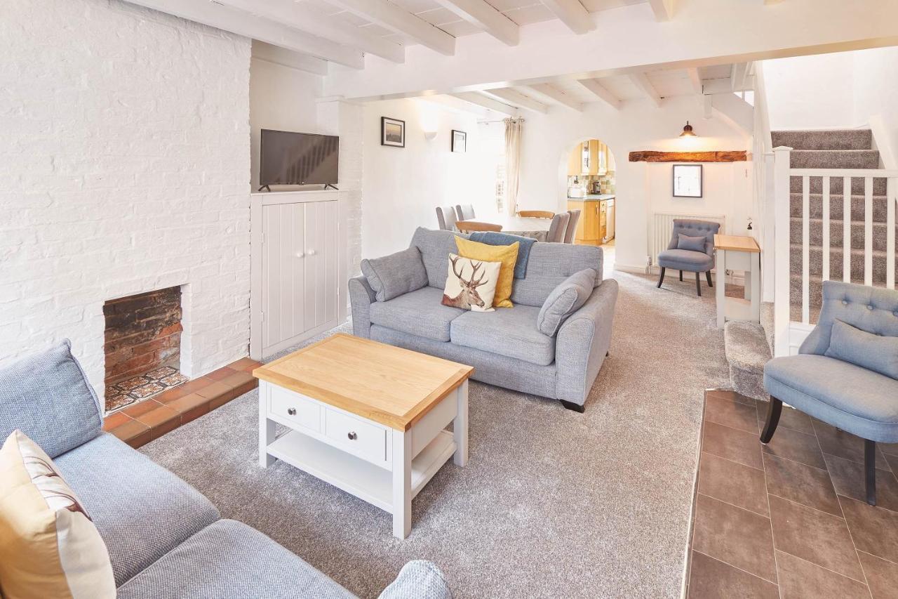 Host & Stay - Dove Grey, 25 West End Kirkbymoorside Exterior photo